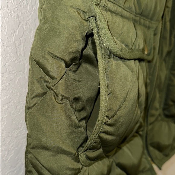 Woolrich Olive Quilted Vest - Picture 7 of 12